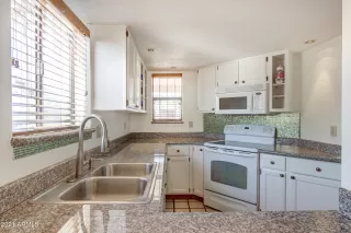 Photo #6: 6218993 Listing