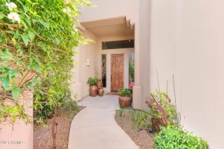 Photo #2: 6219196 Listing 