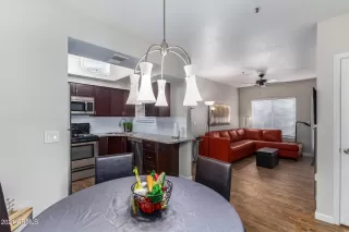 Photo #5: 6219707 Listing