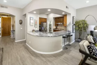 Photo #5: 6219717 Listing 