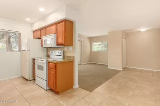 Photo #3: 6219826 Listing