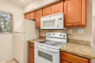 Photo #4: 6219826 Listing