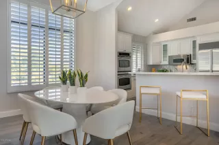 Photo #5: 6219884 Listing