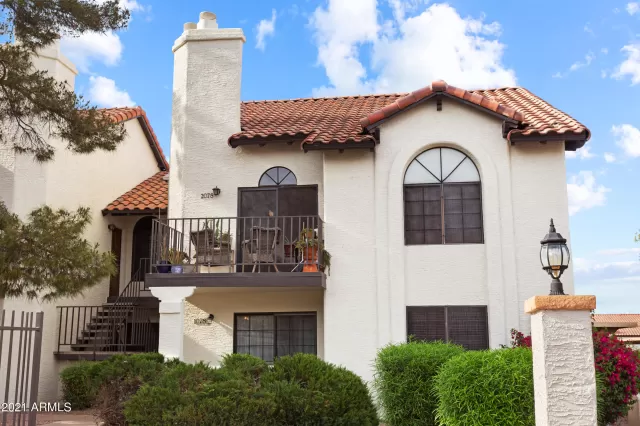 MLS: 6219904 Condo For Sale