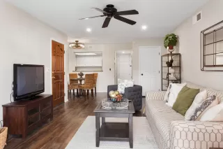Photo #2: 6219904 Listing 