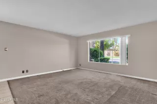 Photo #5: 6219909 Listing