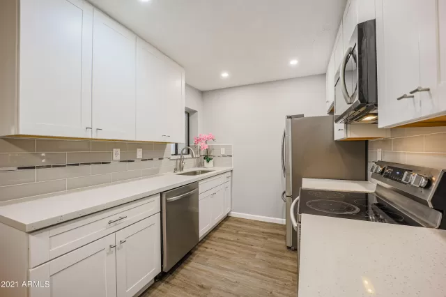 MLS: 6220029 Condo For Sale