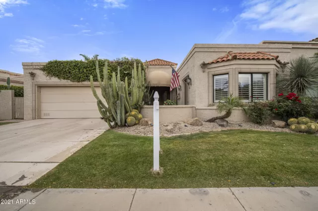 MLS: 6220376 Condo For Sale