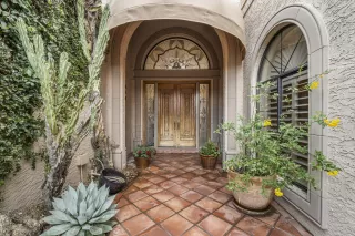 Photo #2: 6220376 Listing 