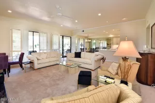 Photo #5: 6220609 Listing