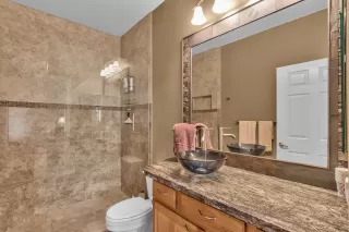 Photo #4: 6220856 Listing