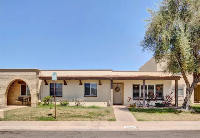 MLS: 6220870 Condo For Sale