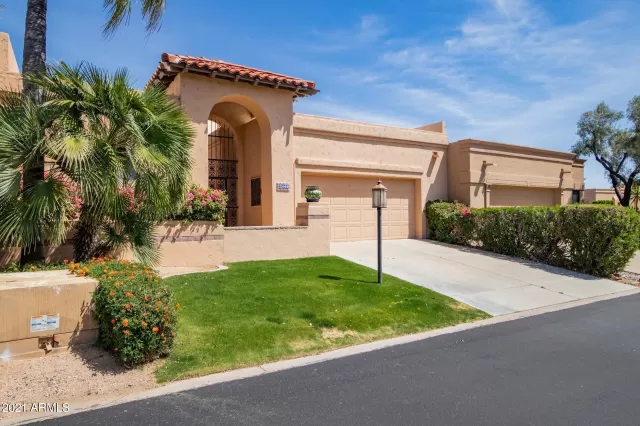 MLS: 6220880 Condo For Sale