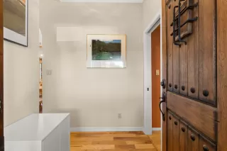 Photo #5: 6220918 Listing