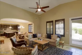 Photo #3: 6221143 Listing