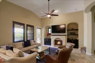 Photo #4: 6221143 Listing