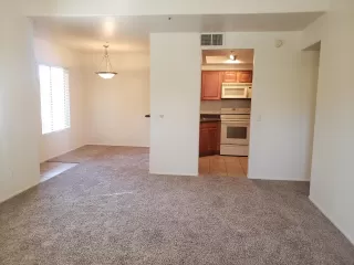 Photo #5: 6221450 Listing
