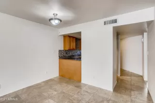 Photo #5: 6221534 Listing