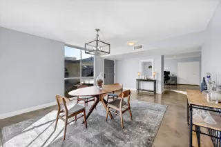 Photo #5: 6221540 Listing