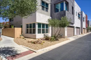 Photo #4: 6221544 Listing