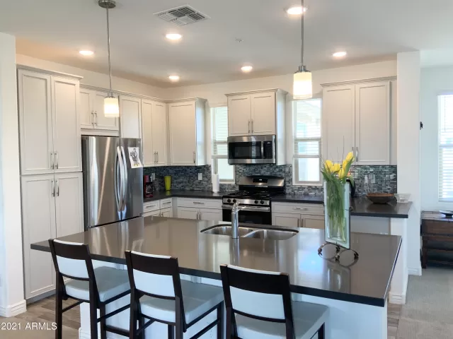 MLS: 6221842 Condo For Sale