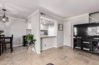 Photo #3: 6221872 Listing