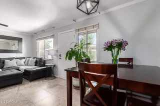 Photo #6: 6221872 Listing