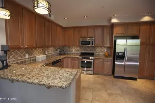 Photo #5: 6222001 Listing