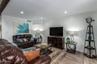 Photo #4: 6222435 Listing