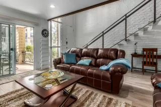 Photo #5: 6222435 Listing