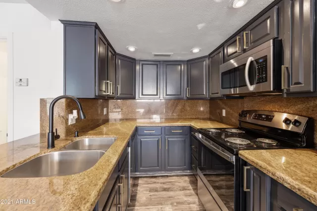 MLS: 6222452 Condo For Sale