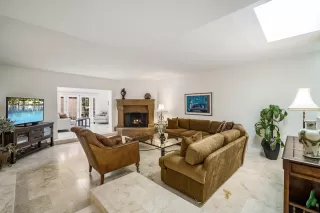 Photo #5: 6222560 Listing
