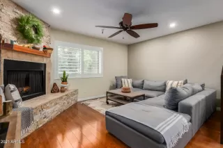 Photo #2: 6222563 Listing 