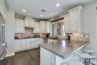 Photo #2: 6223189 Listing