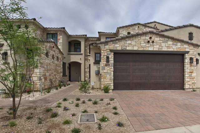 MLS: 6223211 Condo For Sale