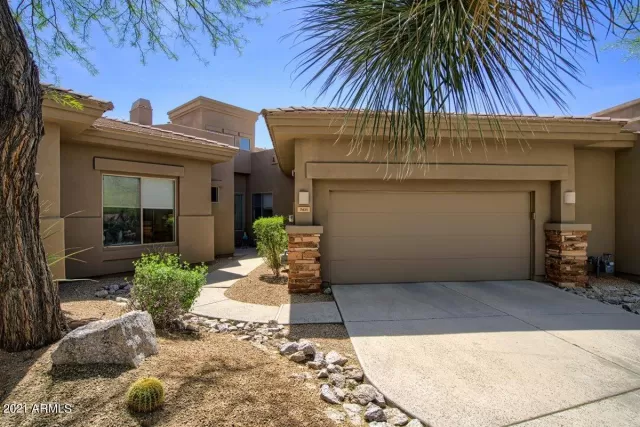 MLS: 6223500 Condo For Sale