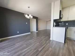 Photo #2: 6224059 Listing 