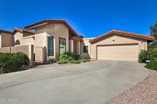 MLS: 6225670 Condo For Sale