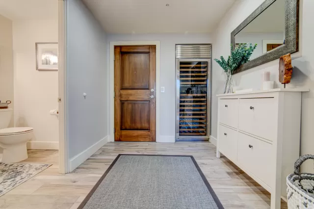 MLS: 6225727 Condo For Sale