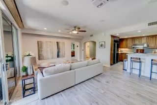 Photo #2: 6225727 Listing