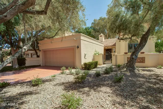 MLS: 6225813 Condo For Sale