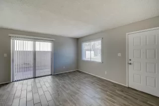 Photo #3: 6226000 Listing 