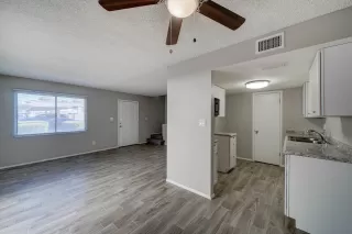 Photo #6: 6226000 Listing 