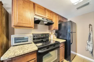 Photo #6: 6226800 Listing