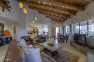 Photo #6: 6226965 Listing