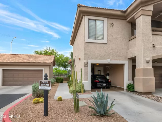 MLS: 6228038 Condo For Sale