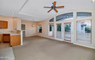 Photo #5: 6228038 Listing