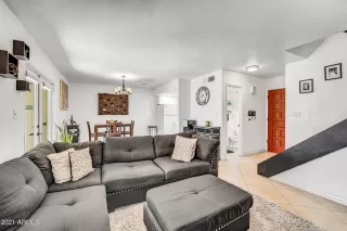 Photo #5: 6228040 Listing