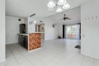 Photo #5: 6228820 Listing