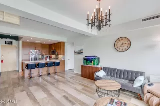 Photo #2: 6228920 Listing